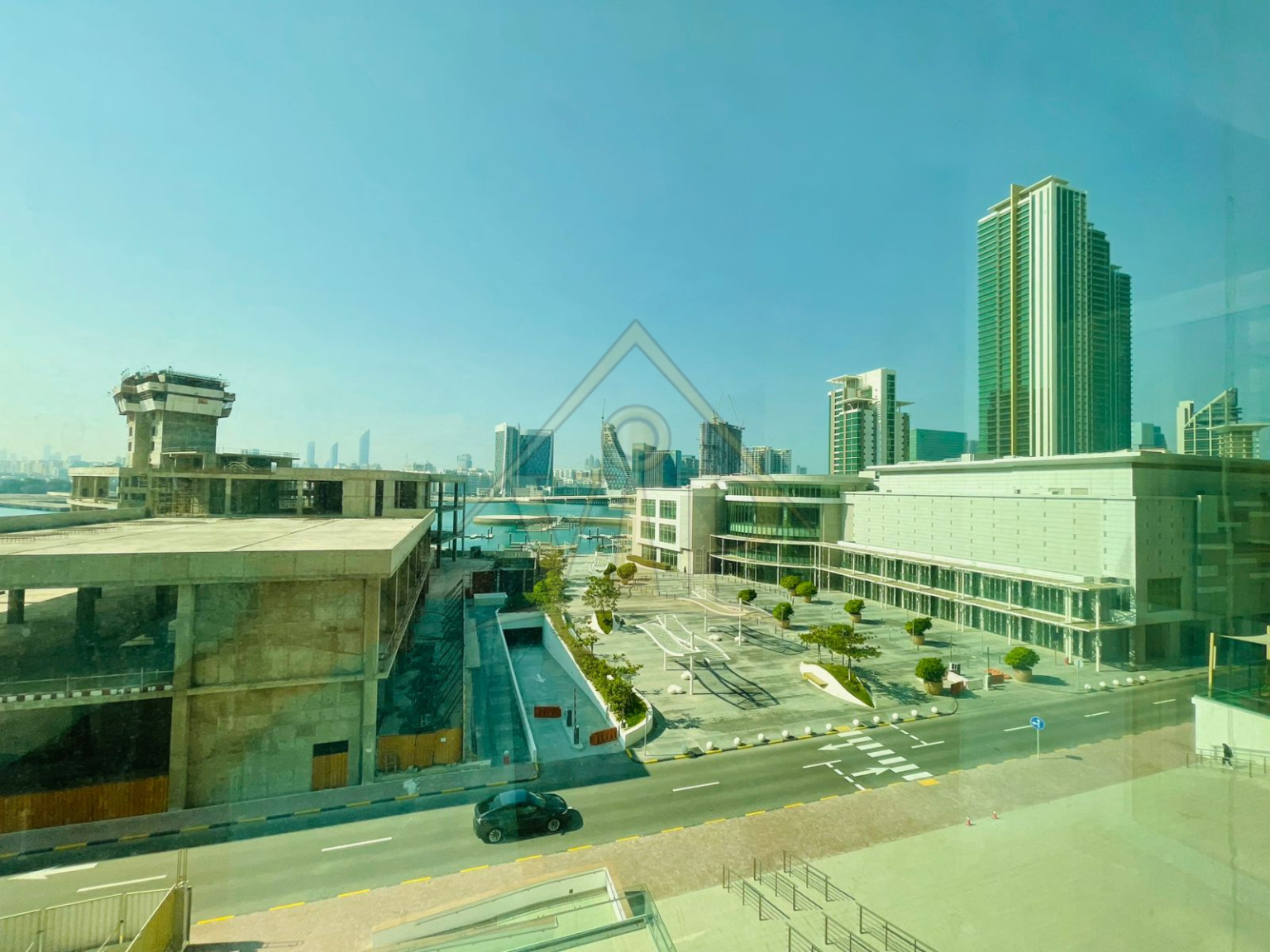 2br Al Durrah Tower Reem Island | Massive Layout | Closed Kitchen | As good as Brand New